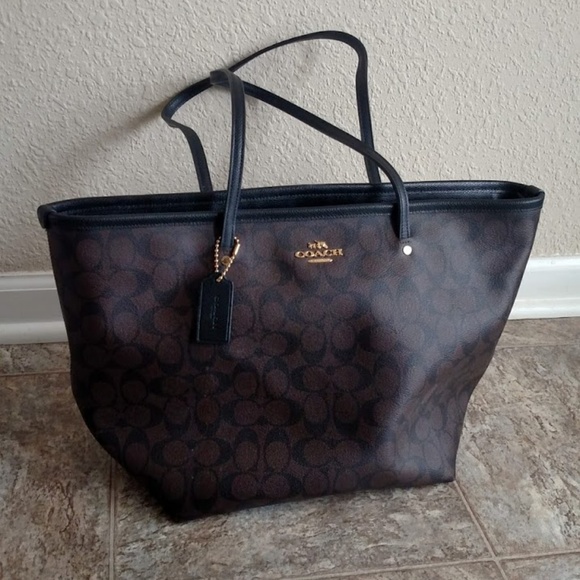 Coach Handbags - Coach City Zip Tote Authentic